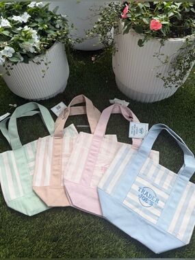 ☀️NWT Trader Joe's Summer
'26 Mini Canvas Tote Set of 4 -Viral Limited Edition
